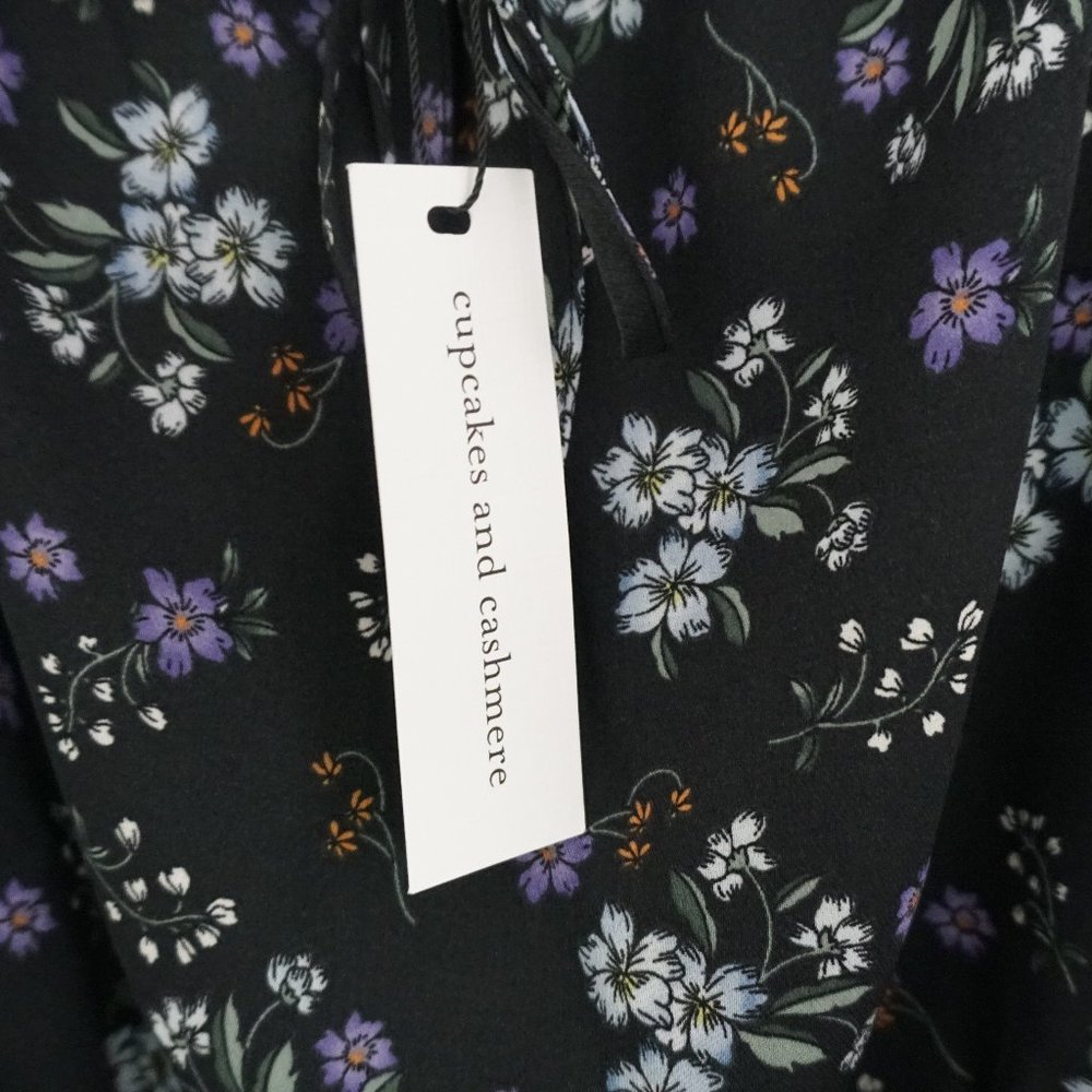 Cupcakes and Cashmere Floral Pattern Dress - Picture 4 of 5